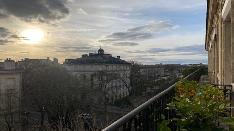 Ma-Cabane - Location Appartement BORDEAUX, 200 m²
