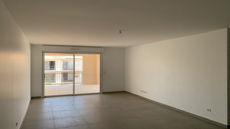 Ma-Cabane - Location Appartement Bormes-les-Mimosas, 67 m²