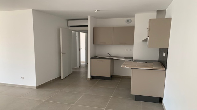 Ma-Cabane - Location Appartement Bormes-les-Mimosas, 67 m²