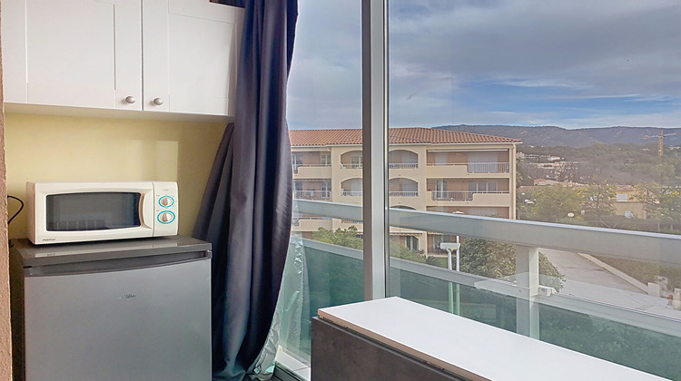 Ma-Cabane - Location Appartement BORMES-LES-MIMOSAS, 15 m²