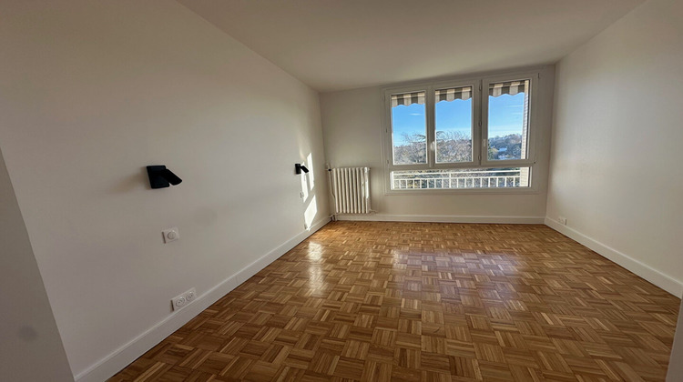 Ma-Cabane - Location Appartement BOUGIVAL, 108 m²