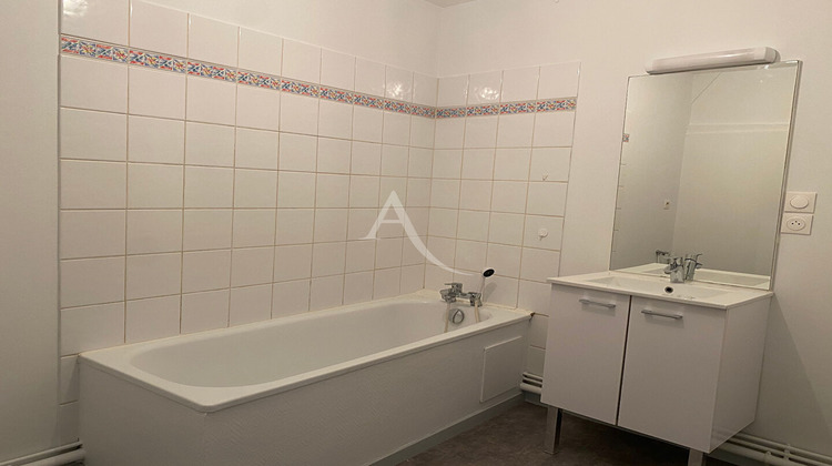 Ma-Cabane - Location Appartement BOURG-EN-BRESSE, 56 m²