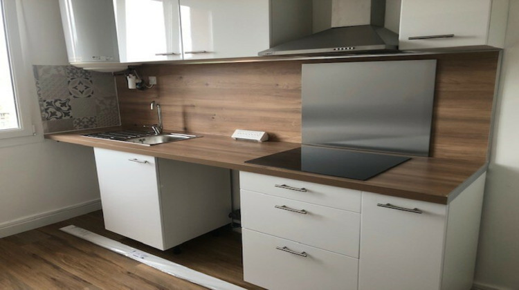 Ma-Cabane - Location Appartement Bourg-Saint-Andéol, 66 m²