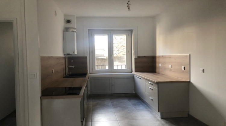 Ma-Cabane - Location Appartement Bourg-Saint-Andéol, 76 m²