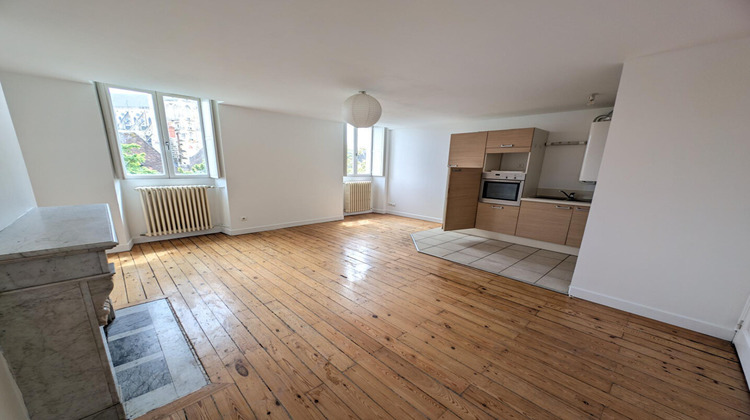 Ma-Cabane - Location Appartement BOURGES, 69 m²
