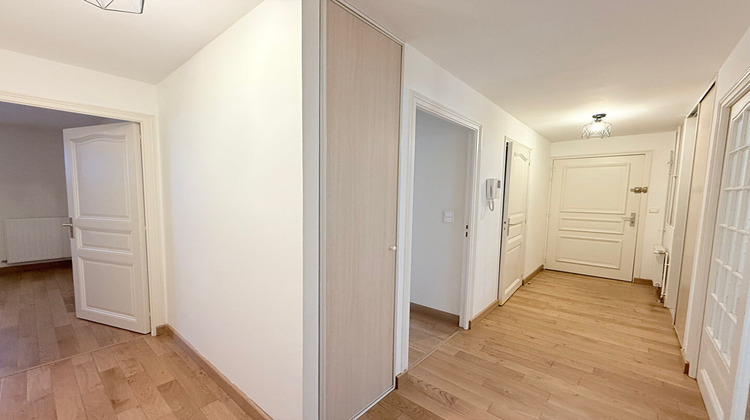 Ma-Cabane - Location Appartement BOURGES, 94 m²