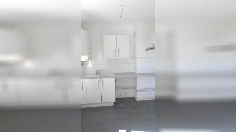 Ma-Cabane - Location Appartement Bourgoin-Jallieu, 63 m²