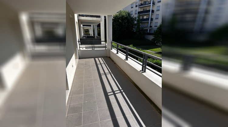 Ma-Cabane - Location Appartement Bourgoin-Jallieu, 69 m²