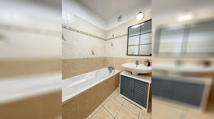 Ma-Cabane - Location Appartement BOURGOIN-JALLIEU, 40 m²