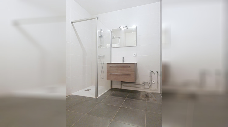 Ma-Cabane - Location Appartement Bourgoin-Jallieu, 90 m²