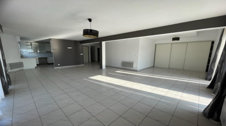 Ma-Cabane - Location Appartement BRIE-COMTE-ROBERT, 94 m²