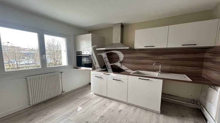 Ma-Cabane - Location Appartement BRIVES-CHARENSAC, 84 m²