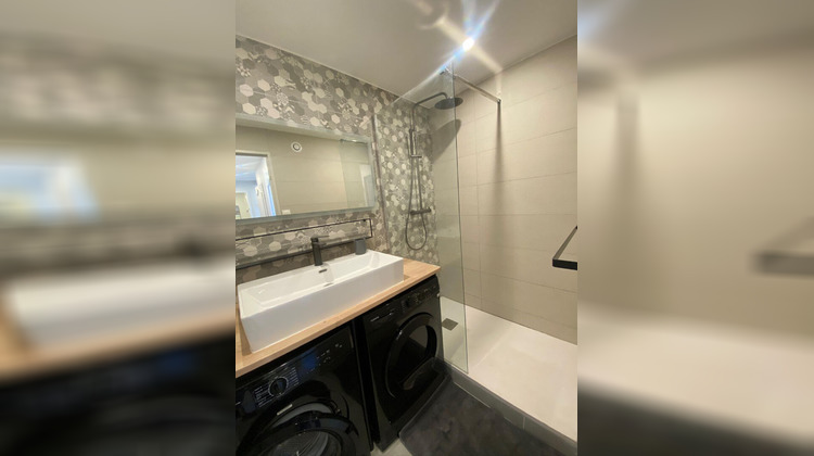 Ma-Cabane - Location Appartement BRON, 65 m²