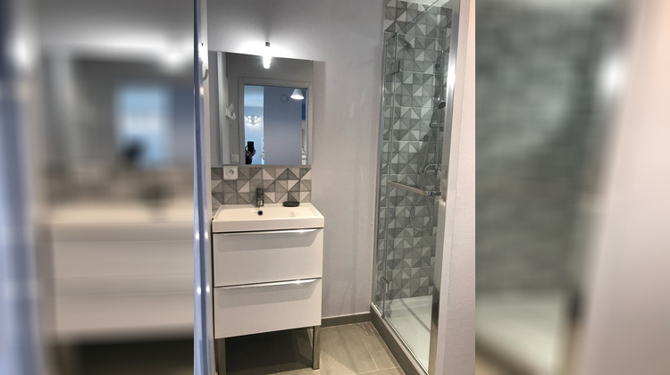 Ma-Cabane - Location Appartement BRON, 92 m²