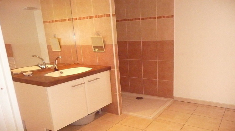 Ma-Cabane - Location Appartement Bron, 43 m²