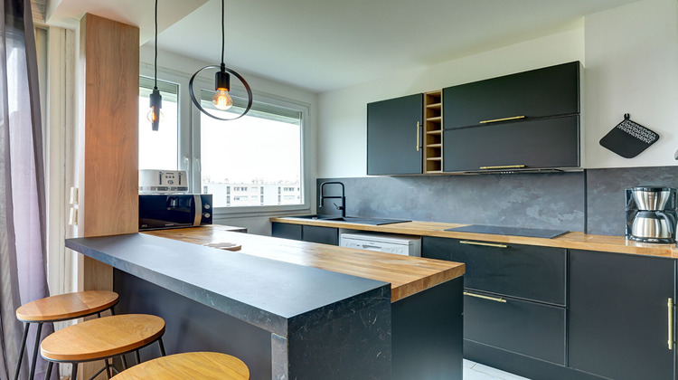 Ma-Cabane - Location Appartement BRON, 67 m²