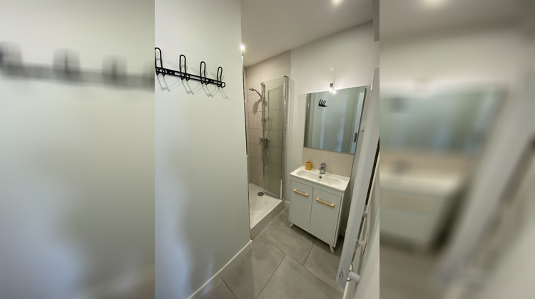 Ma-Cabane - Location Appartement BRON, 69 m²