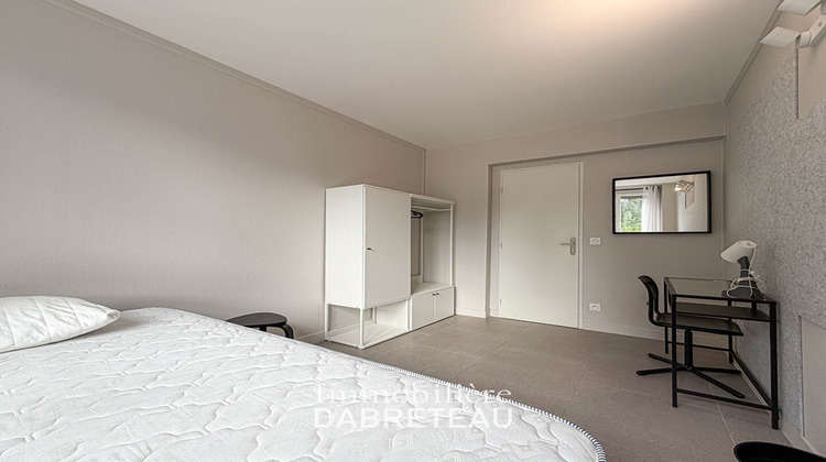 Ma-Cabane - Location Appartement BRON, 100 m²