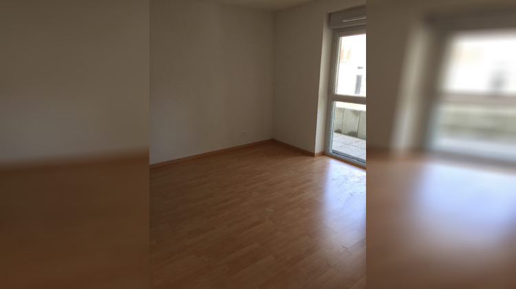 Ma-Cabane - Location Appartement Bron, 46 m²