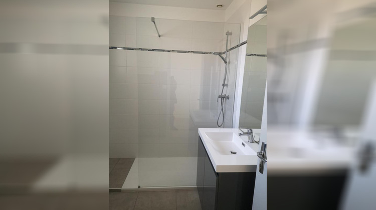 Ma-Cabane - Location Appartement BRUGUIERES, 66 m²