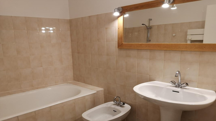 Ma-Cabane - Location Appartement BRUGUIERES, 70 m²