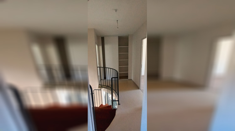 Ma-Cabane - Location Appartement BRUSQUE, 72 m²