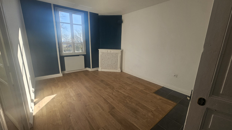 Ma-Cabane - Location Appartement Bussière-Poitevine, 38 m²