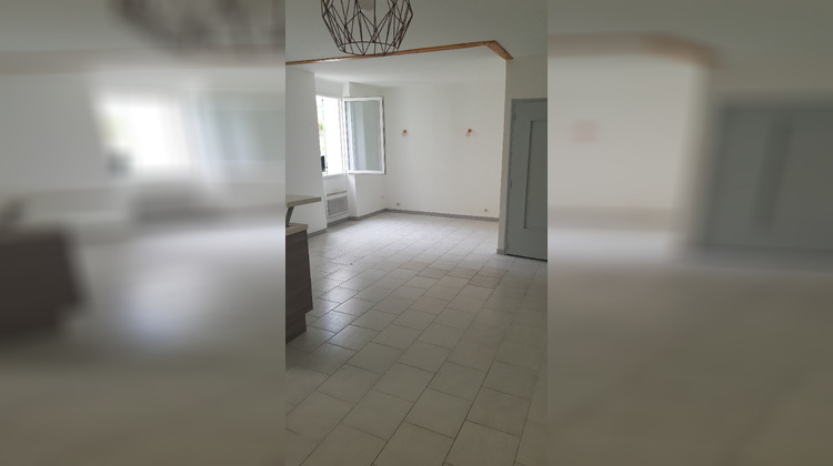 Ma-Cabane - Location Appartement CADOLIVE, 49 m²