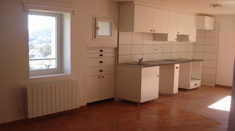 Ma-Cabane - Location Appartement CADOLIVE, 64 m²