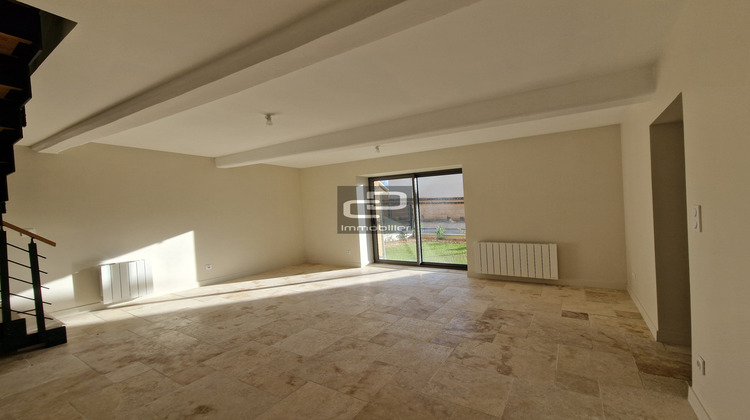 Ma-Cabane - Location Appartement Cailloux-sur-Fontaines, 107 m²