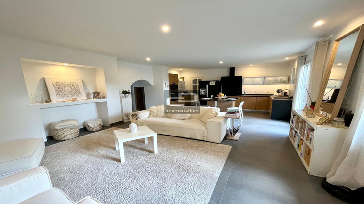 Ma-Cabane - Location Appartement Cailloux-sur-Fontaines, 107 m²