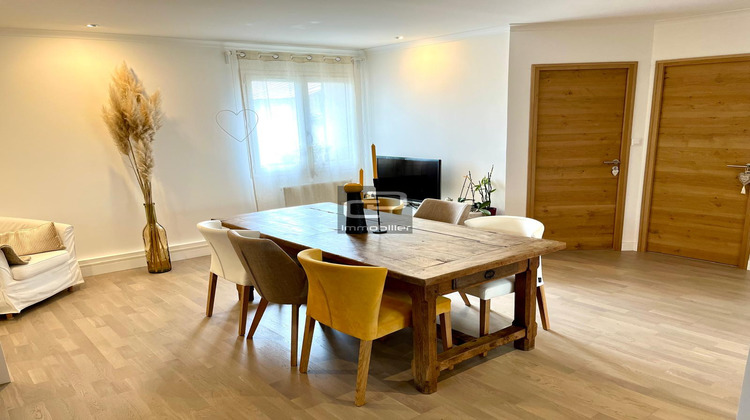 Ma-Cabane - Location Appartement Cailloux-sur-Fontaines, 107 m²