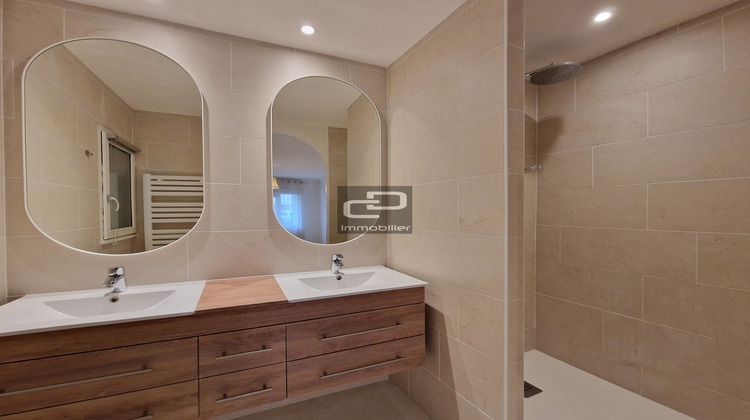 Ma-Cabane - Location Appartement Cailloux-sur-Fontaines, 107 m²