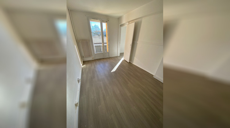 Ma-Cabane - Location Appartement CALUIRE-ET-CUIRE, 82 m²