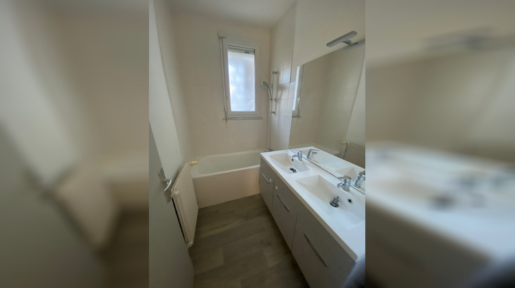 Ma-Cabane - Location Appartement CALUIRE-ET-CUIRE, 111 m²