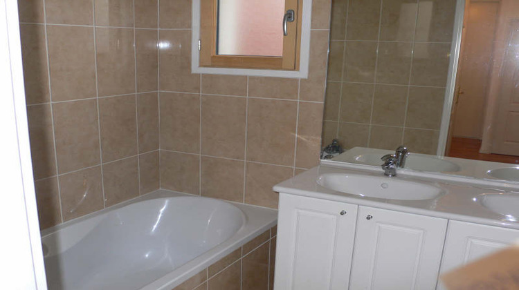 Ma-Cabane - Location Appartement CALUIRE-ET-CUIRE, 94 m²