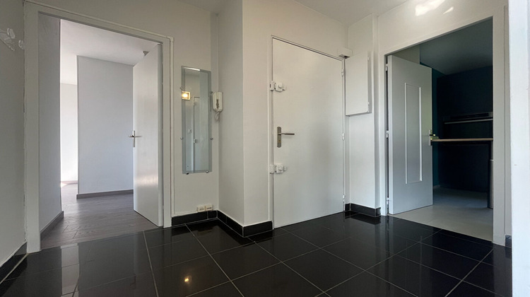 Ma-Cabane - Location Appartement CALUIRE-ET-CUIRE, 77 m²