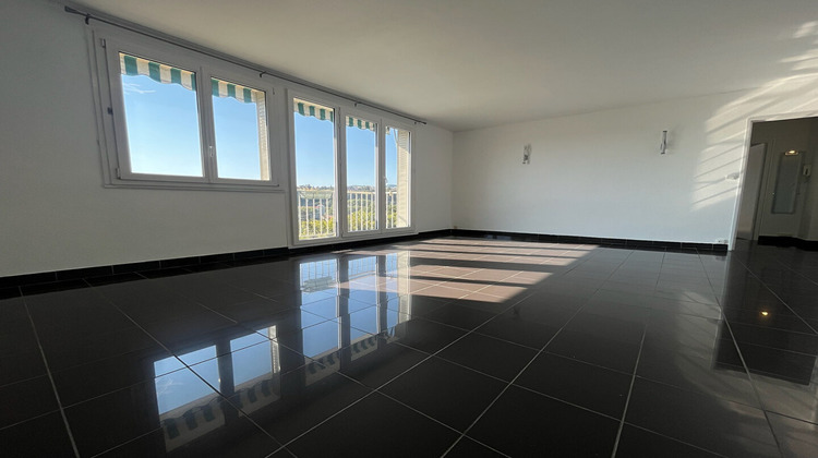 Ma-Cabane - Location Appartement CALUIRE-ET-CUIRE, 77 m²