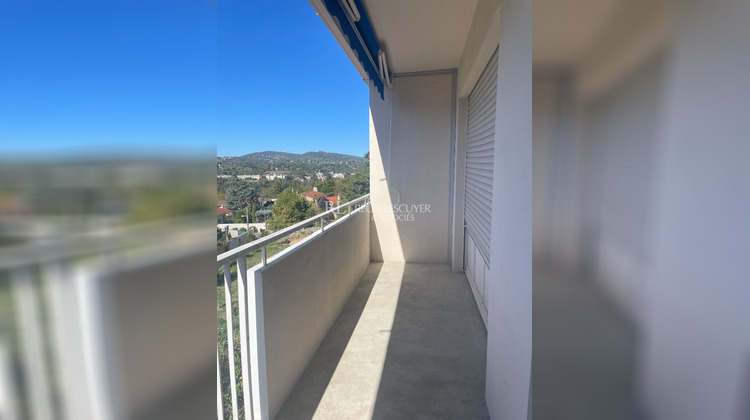 Ma-Cabane - Location Appartement CALUIRE-ET-CUIRE, 69 m²
