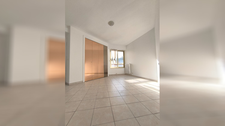 Ma-Cabane - Location Appartement CANNES, 70 m²