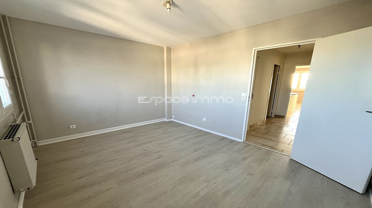Ma-Cabane - Location Appartement CANTELEU, 38 m²