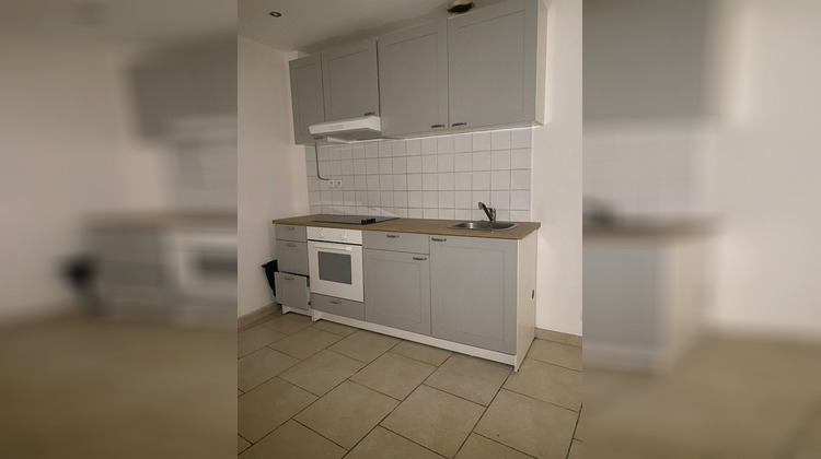 Ma-Cabane - Location Appartement CARCES, 43 m²