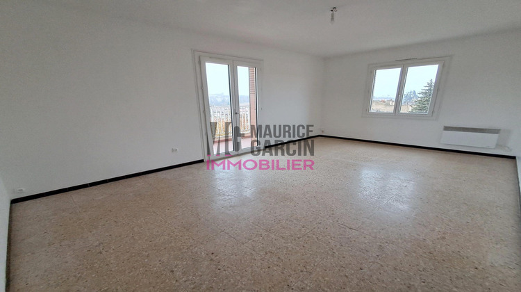 Ma-Cabane - Location Appartement CARPENTRAS, 75 m²