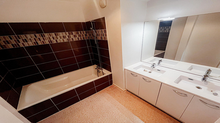 Ma-Cabane - Location Appartement CARQUEFOU, 100 m²