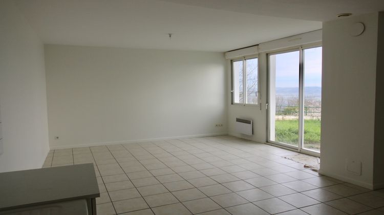 Ma-Cabane - Location Appartement CASTELMORON-SUR-LOT, 70 m²