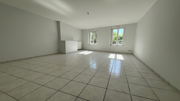 Ma-Cabane - Location Appartement CASTELMORON-SUR-LOT, 87 m²