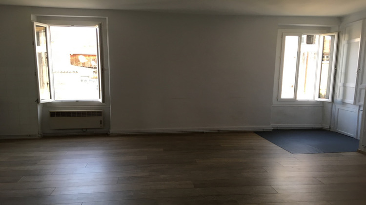 Ma-Cabane - Location Appartement CASTELMORON-SUR-LOT, 58 m²