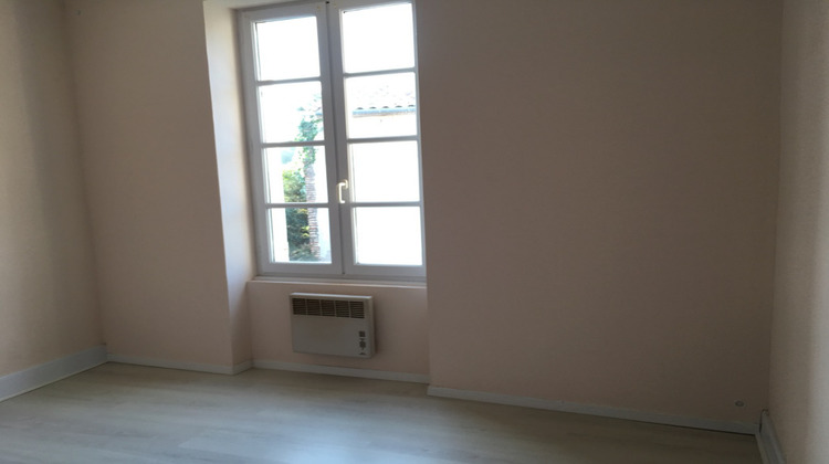 Ma-Cabane - Location Appartement CASTELMORON-SUR-LOT, 58 m²