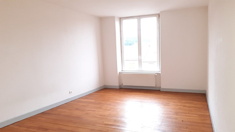 Ma-Cabane - Location Appartement Celles-sur-Plaine, 69 m²