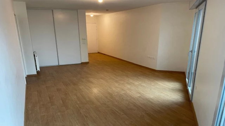 Ma-Cabane - Location Appartement Cenon, 56 m²